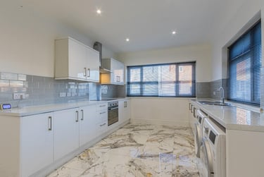 4 bed house, Caerphilly Road, Birchgrove, Cardiff, CF144QB - Image 2